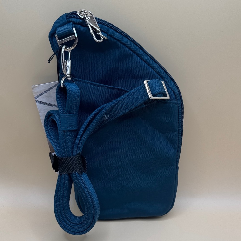 Travelon anti theft Mini asymmetric crossbody Bag - Picture 2 of 7